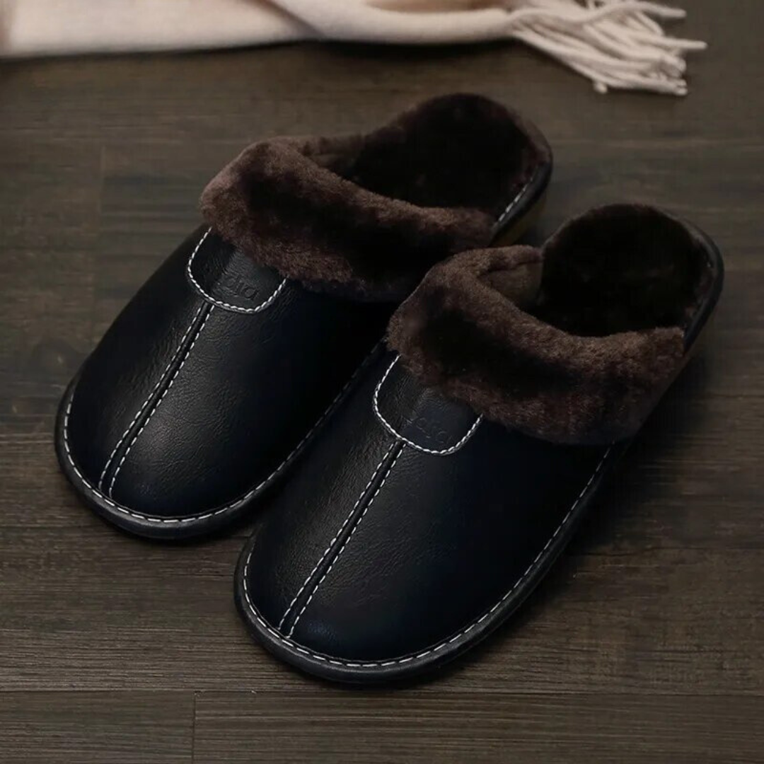 Klassische Herren-Sandalen aus warmem Leder mit weichem Innenfutter, ideal für Herbst- oder Wintertage, bieten Komfort und Stil.