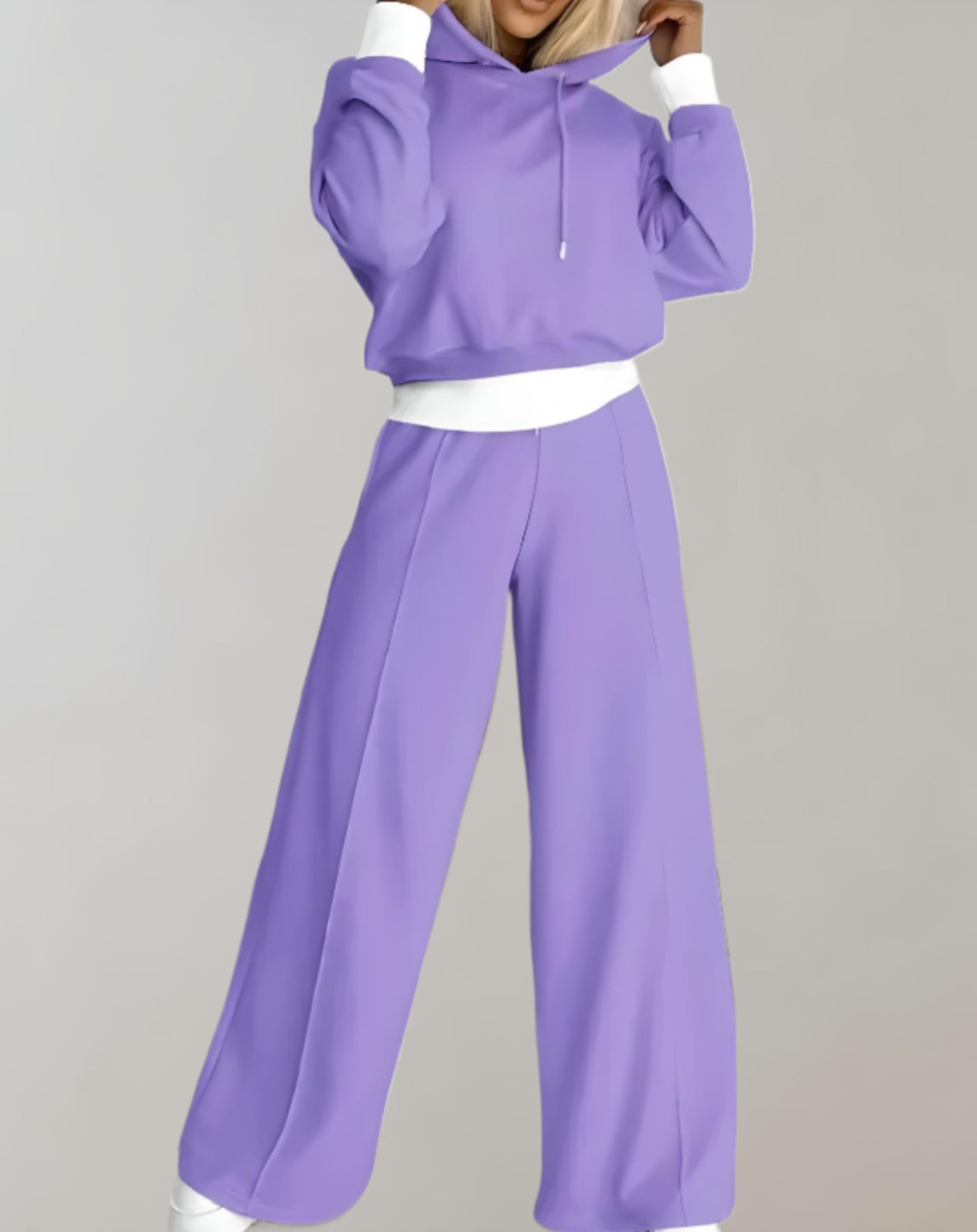 Damen-Loungewear-Set mit Kapuze und weiter Hose für ultimativen Komfort und entspannten Stil.