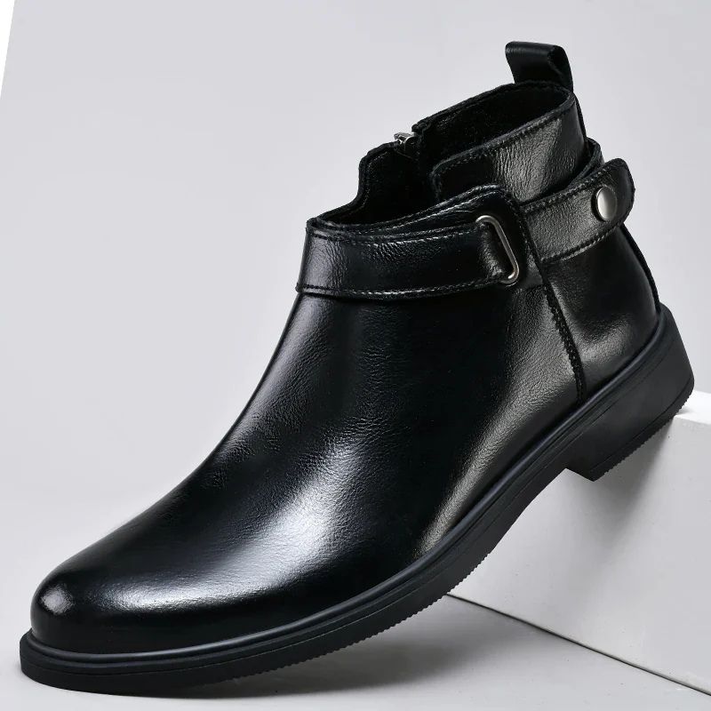 Elegante Herrenstiefel aus Leder mit rutschfester Sohle und modernem Design für Herbst- und Wintertage






