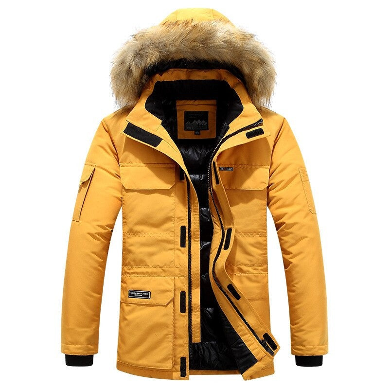 Stilvolle Premium-Winterjacke mit moderner Passform und wetterfestem Design.