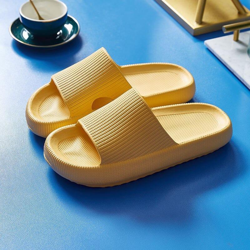 Weiche, schmerzlindernde Sommersandalen – ergonomisch, bequem & atmungsaktiv.