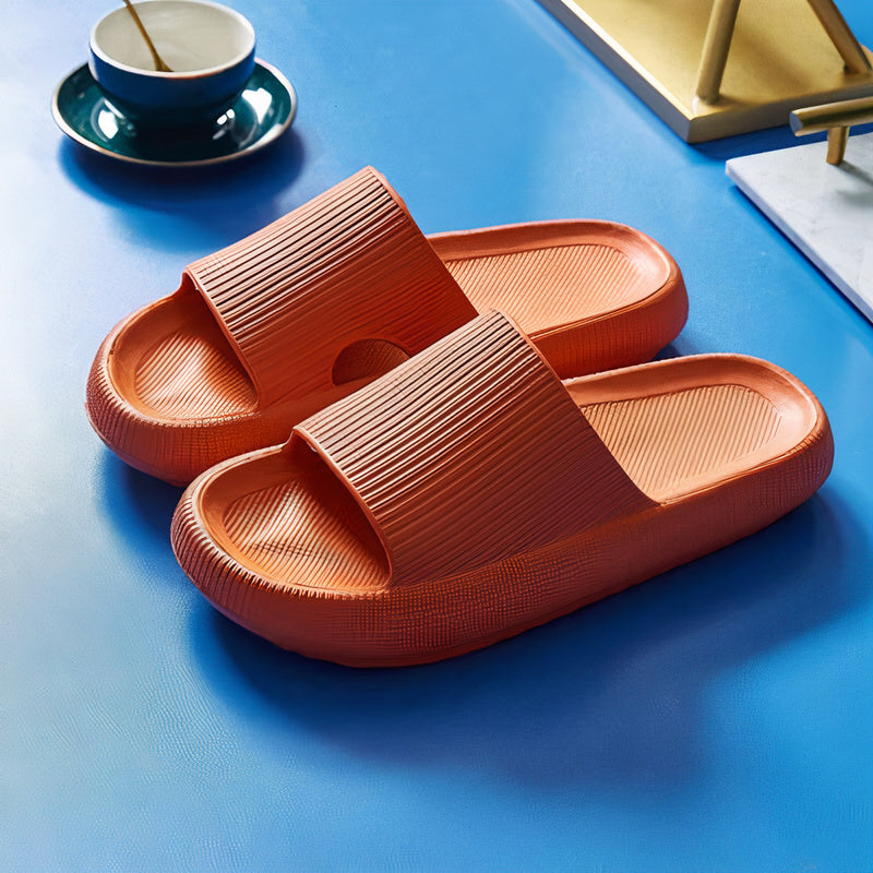 Weiche, schmerzlindernde Sommersandalen – ergonomisch, bequem & atmungsaktiv.