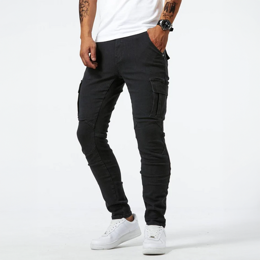 Stylische und leichte Cargo-Sommerjeans für Männer mit funktionalen Taschen
