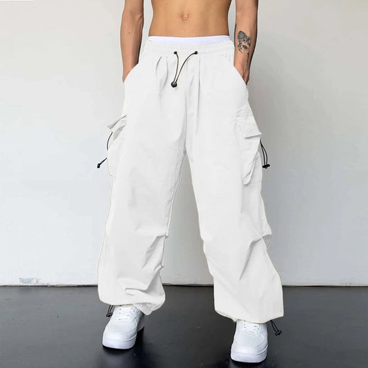 Trendige Baggy-Cargohose für den Sommer mit lockerem Schnitt und atmungsaktivem Material.