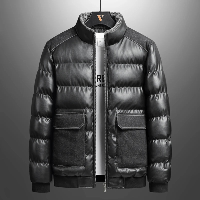 Warme, wasserdichte Winterjacke für Männer mit wärmender Polsterung und stilvollem Design, ideal für kalte Herbst- und Wintertage.